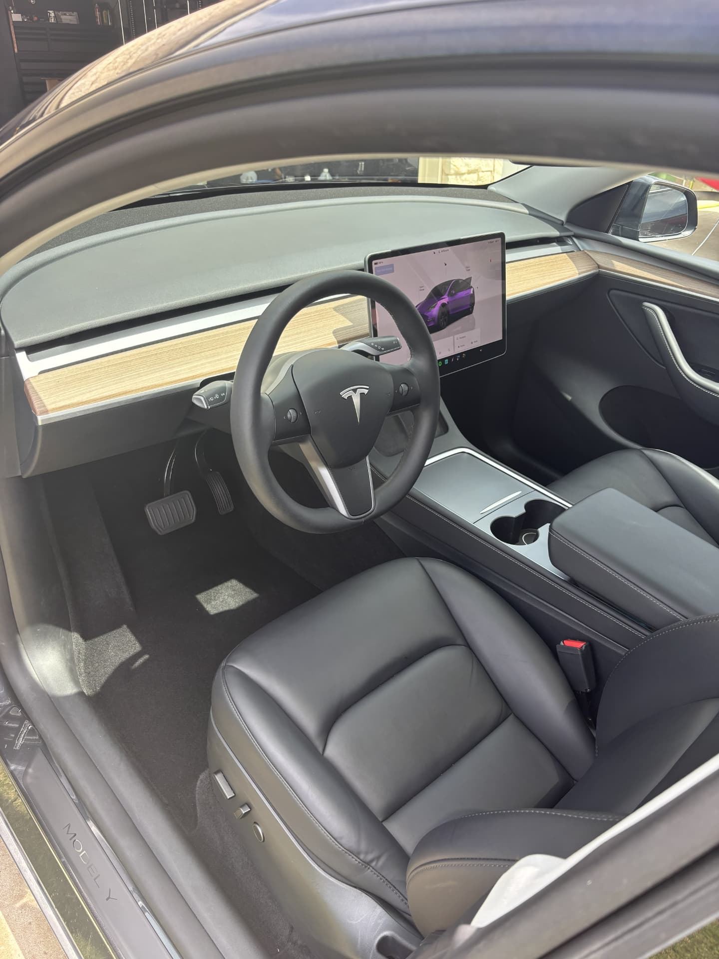 Immaculate Tesla Model Y dashboard and leather seats